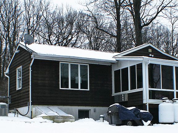 4th image of 917 Plymouth Lake Dr