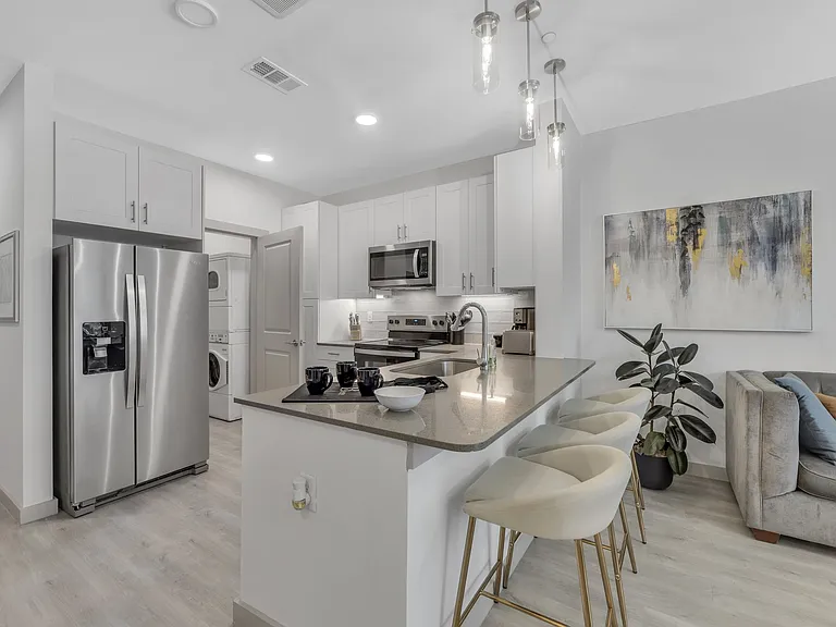 Bluffview Apartments — Photo 4