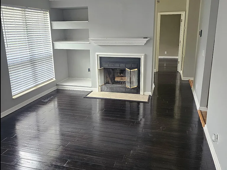 3010 Creekview Ln — Photo 8