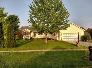 110 Donna Dr, Fruitland, IA 52749