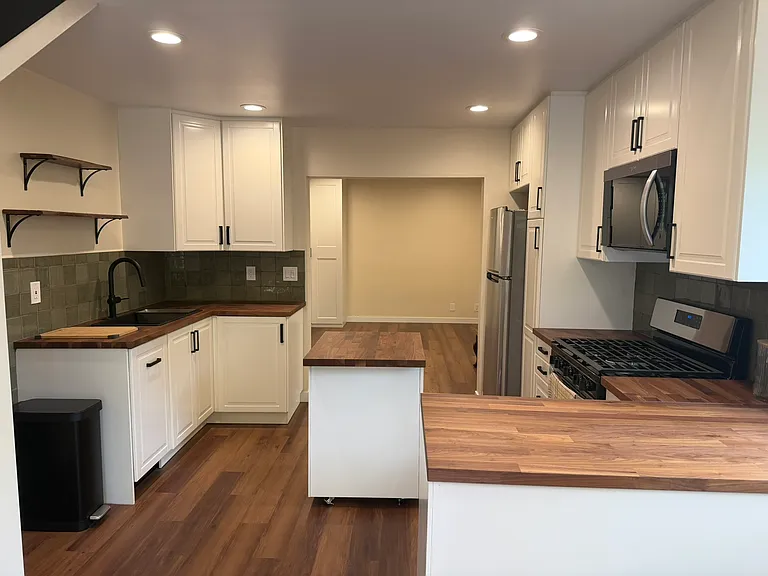 6041 Barbados Ave #B — Photo 4