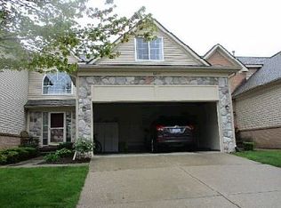 6061 Evergreen Ln, Grand Blanc, MI 48439