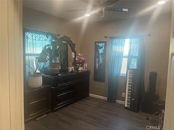 5th image of 4264 Victoria Ave