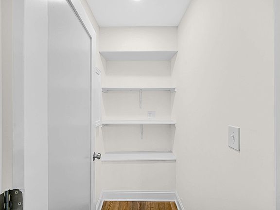5th image of 2495 Hancock St