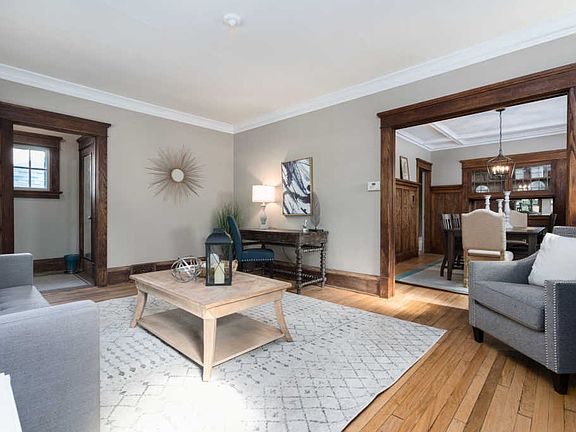 4th image of 4072 N Prospect Ave