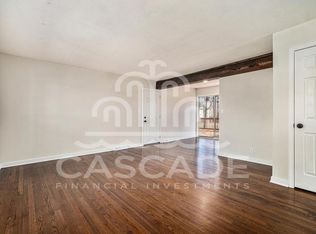 403 NW Village Dr, Lees Summit, MO 64063