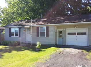 7294 Lakeshore Rd, Cicero, NY 13039