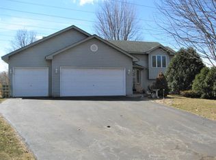 3087 Stoneridge Ct, Little Canada, MN 55109