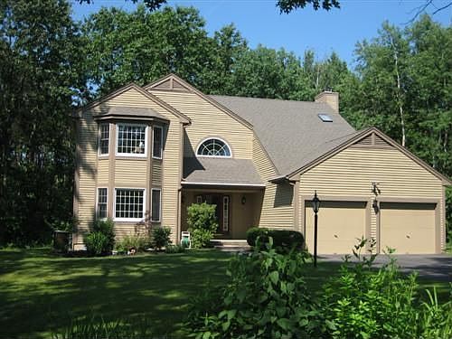 1st image of 32 Orchard Park Dr