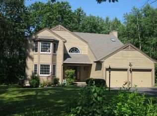 32 Orchard Park Dr, Clifton Park, NY 12065