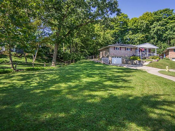 2nd image of 299 Beechridge Dr
