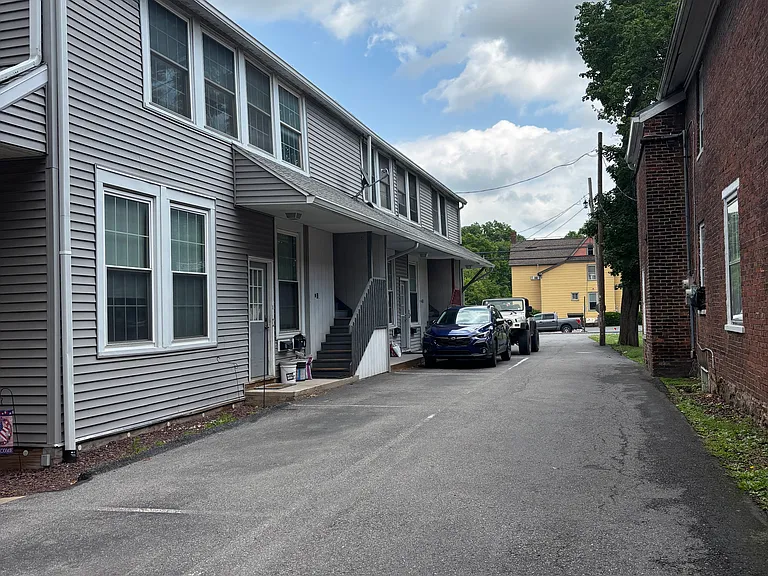 31 N Main St #4 — Photo 9