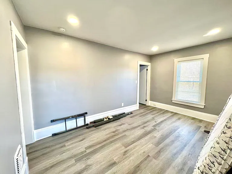 2315 E 101st St #2 — Photo 6
