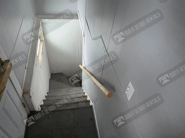 1139 S Bassett St — Photo 20