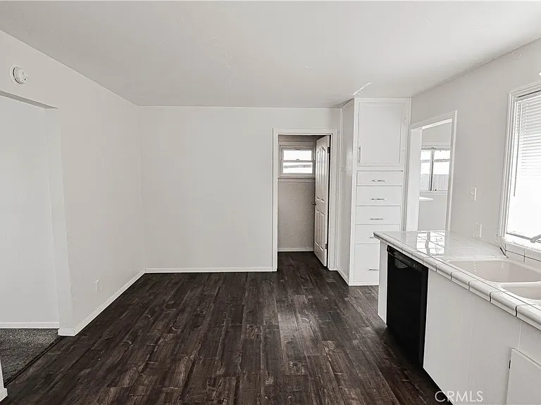 960 Balboa St — Photo 4