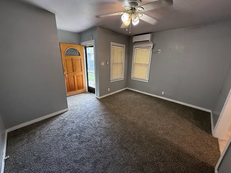1712 Monroe St — Photo 13