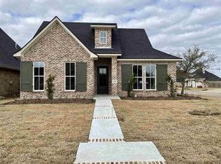 3885 Central Pointe Dr, Beaumont, TX 77706