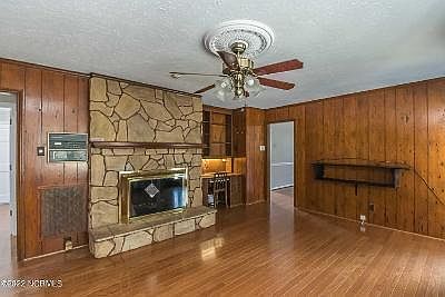 3rd image of 306 Forest Dr