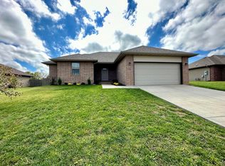 492 E Whitethorn Dr, Republic, MO 65738