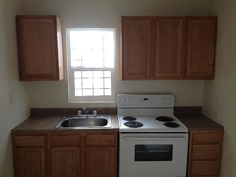 Updated 1 Bedroom with Garage Just 2 Blocks to UNM — Photo 5