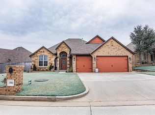 10902 Garrett Cole Dr, Midwest City, OK 73130
