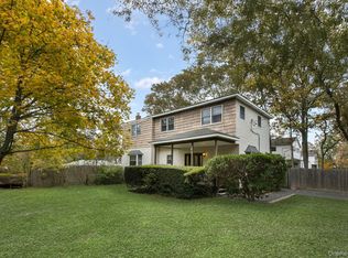 19 Hawthorne St, Mastic, NY 11950