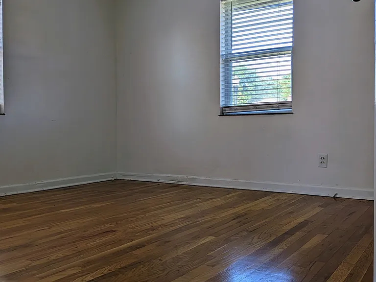 543 Woodbury Ave — Photo 14