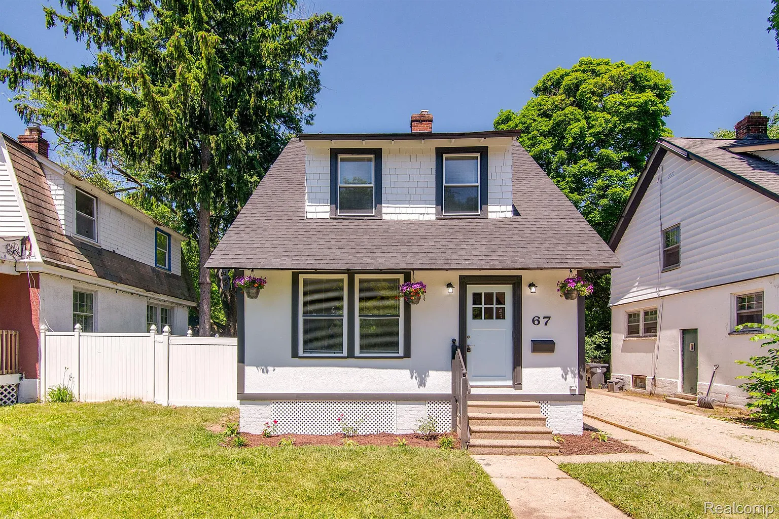 67 Oliver St photo 1