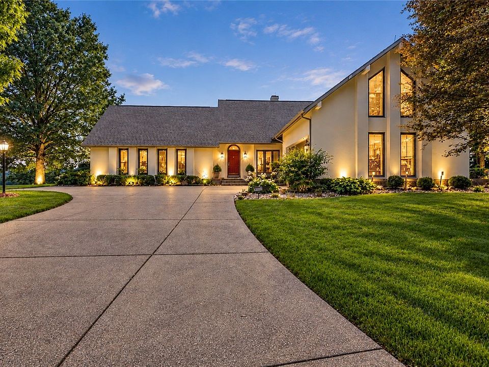 1st image of 606 Fairwinds Ct