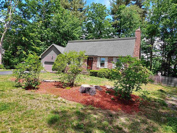 2nd image of 5 Greenwich Dr