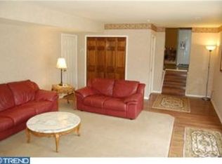 177 Kingsclere Dr, Southampton, PA 18966