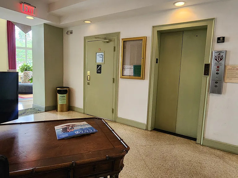 255 W 24th St #231 — Photo 38