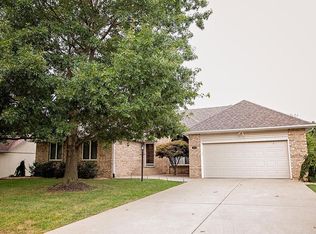 3957 N Pickwick Ave, Springfield, MO 65803