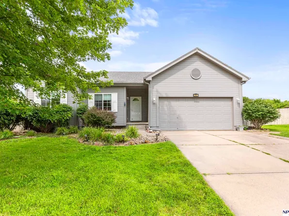 1503 Ridgeview Dr, Papillion, NE 68046