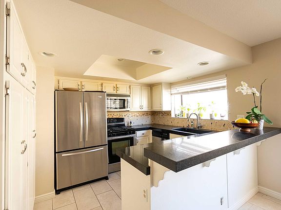 4th image of 26124 Alizia Canyon Dr Unit D