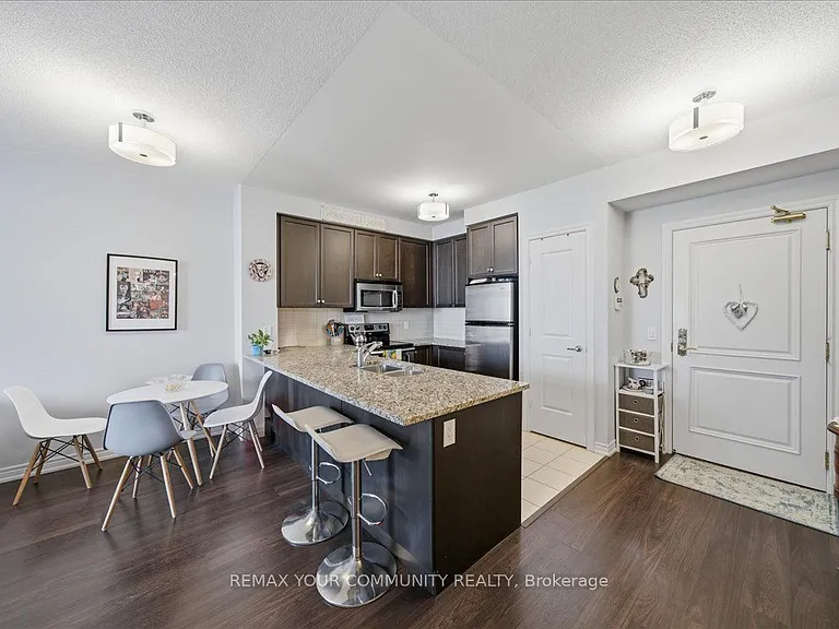 9245 Jane St #1109 — Photo 8