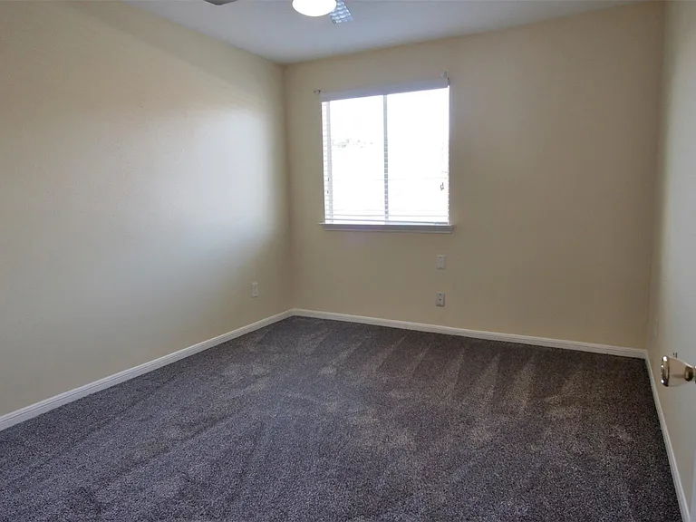 15312 Gorham Dr — Photo 18