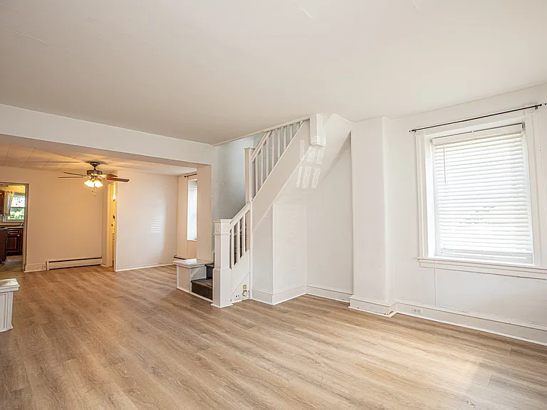 470 Conarroe St — Photo 34