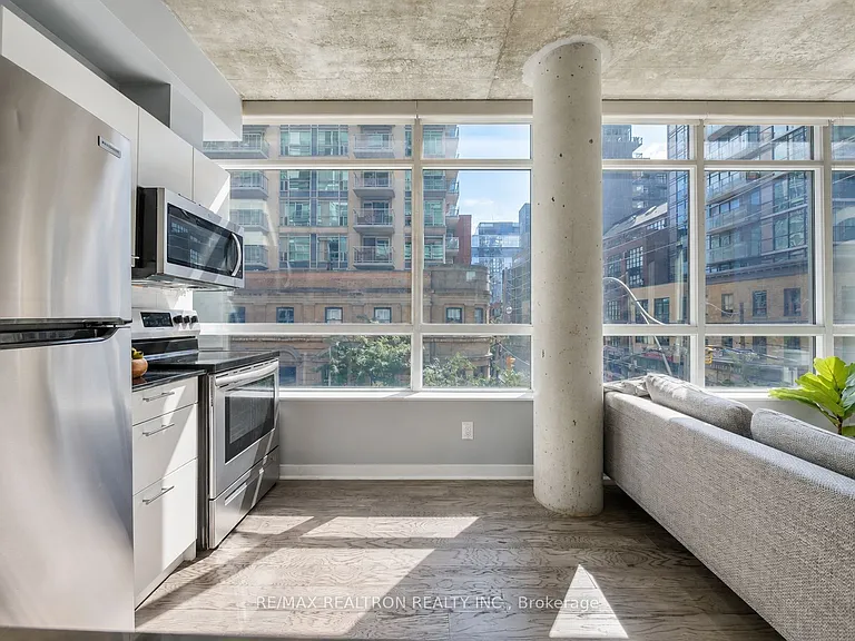 218 King St E #320 — Photo 15