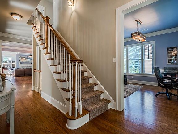 5th image of 6111 Odell St