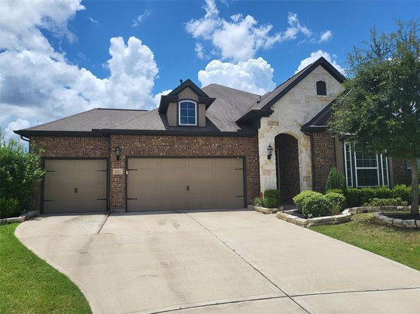 10702 Crestwood Point Cir, Cypress, TX 77433
