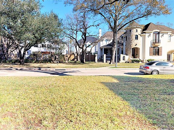Beautiful neighborhood.