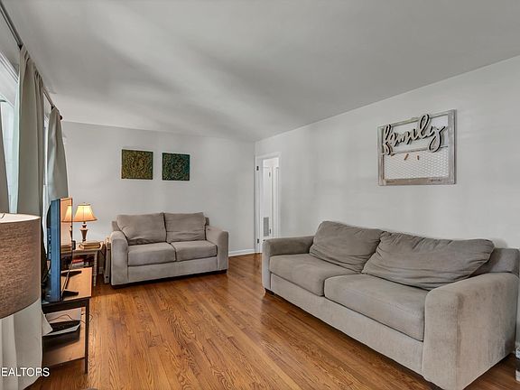 4th image of 5114 Landbrook Dr