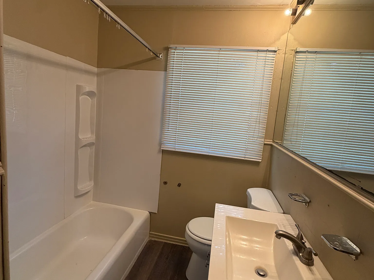 2 bed, 1123 sqft, $1,300 — Photo 2