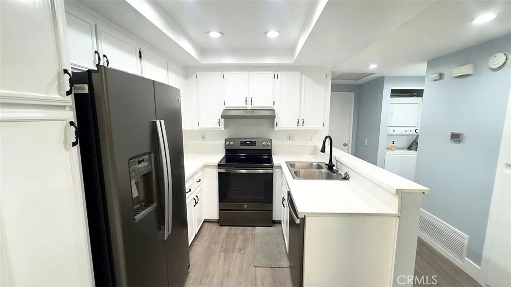 1 bed, 684 sqft, $2,350 — Photo 4