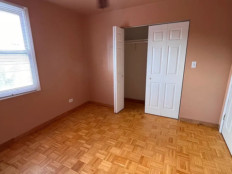 5242 W Roscoe St #2 — Photo 8