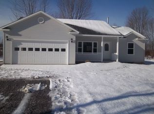 25 Riveredge Dr, Phoenix, NY 13135