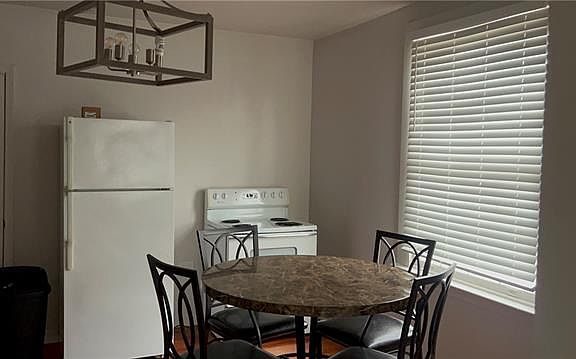 5th image of 2060 Benefit St