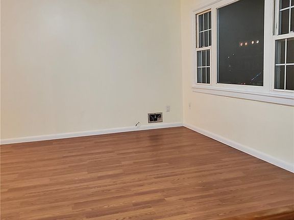 3rd image of 2331 Brookhaven Ave