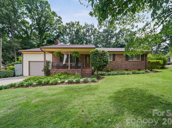 120 General Pemberton St, Stanley, NC 28164